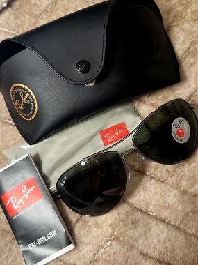 Ray-Ban Aviator Sunglasses with Black Frame
